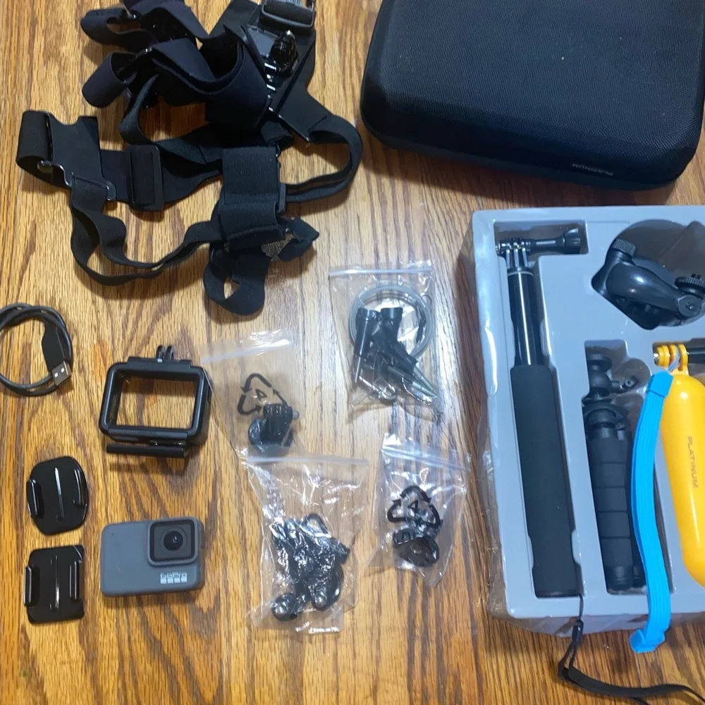 GoPro HERO7 Silver Bundle